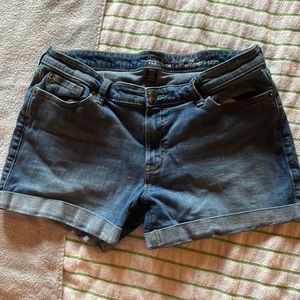 Bundle 2 Items for $15😀 Gap Sexy Boyfriend Shorts